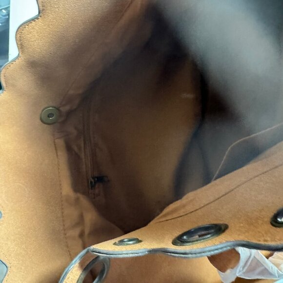 T-Shirt & Jeans New Bag Brown 17"w x 10"d. Retail $52 - Picture 5 of 6